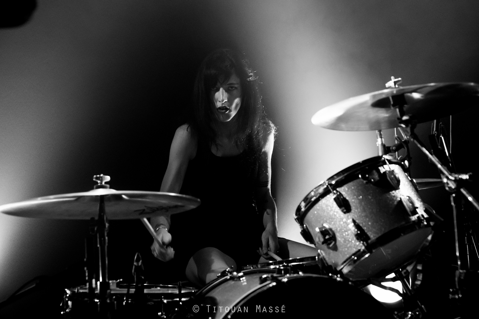 Critique du concert de Ty Segall Band de Drag City Records et J.C. Satàn de Born Bad Records en concert à La Coopérative de Mai de Clermont-Ferrand le mardi 28 octobre 2014 accompagné de photos signées Titouan Massé