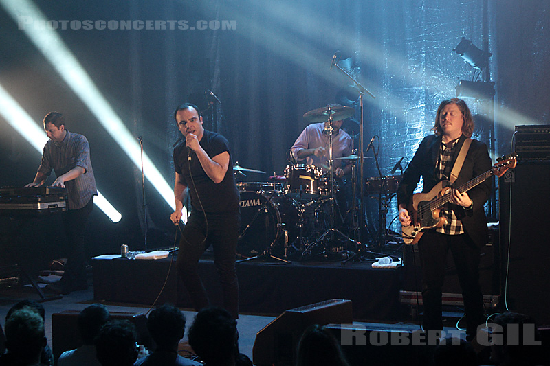 FUTURE ISLANDS par Robert Gil