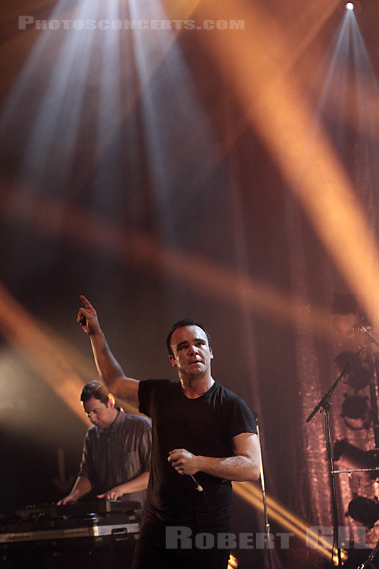 FUTURE ISLANDS par Robert Gil