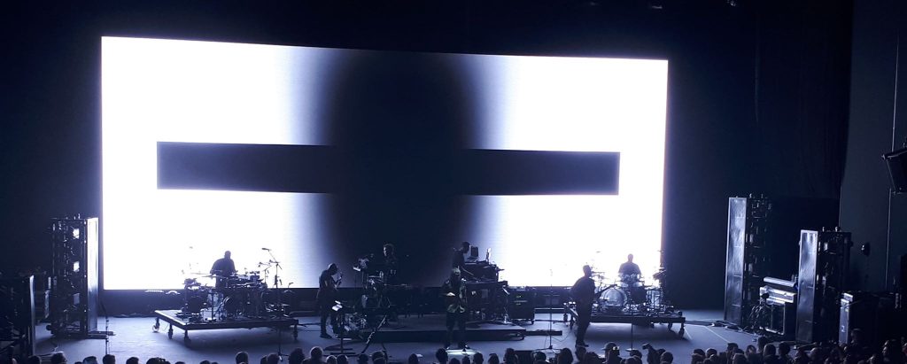 chronique massive attack young father nicolas testud loll willems 2018 festival les nuits de fourvière lyon théatre antique critique live report compte-rendu concert